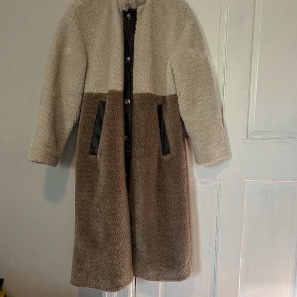 Baum und Pferdgarten Daffy Faux Fur Colorblock Coat -Silver Birch Mix Size Small - Picture 6 of 9